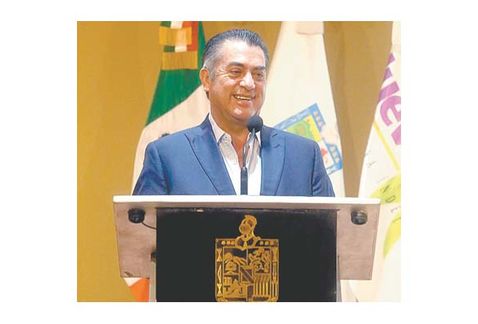 mandatario-prensa-deberia-ayudarlo-candidatura_MILIMA20171206_0053_8