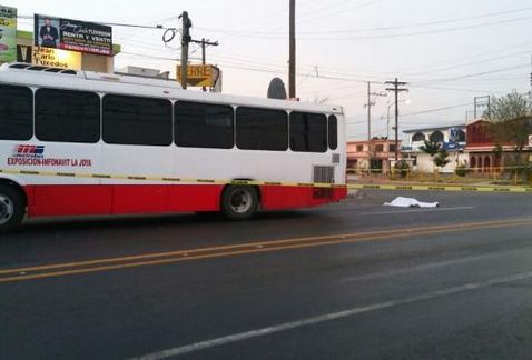 muerto-septuagenario-camion_urbano-guadalupe-milenio-noticias-monterrey_MILIMA20171202_0075_8