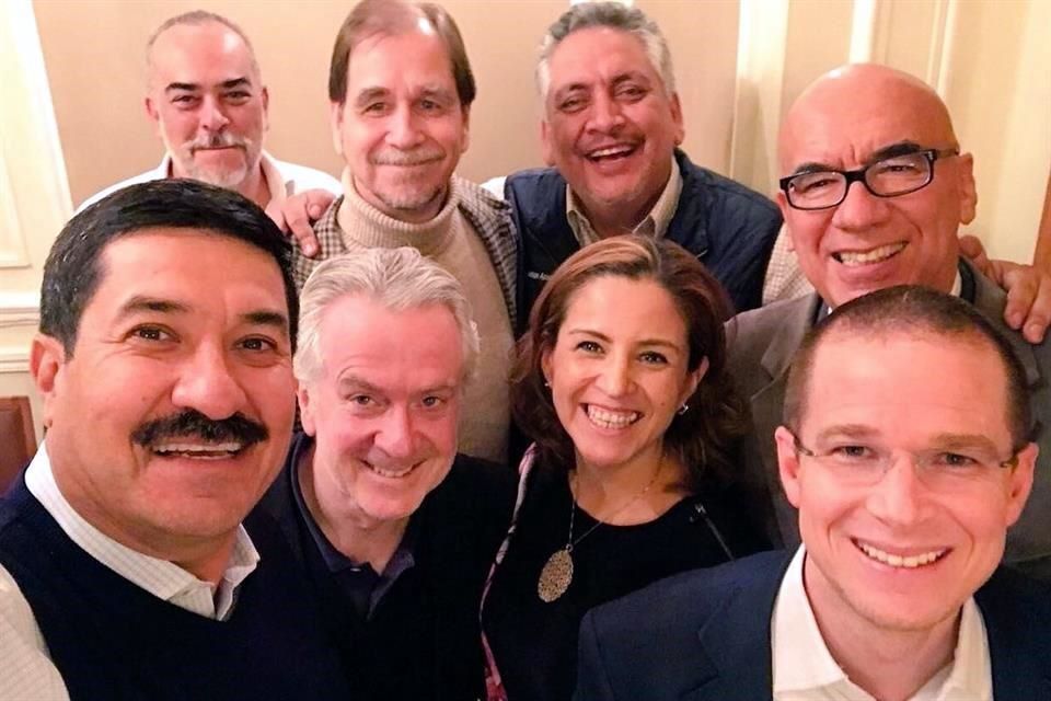 negocian acuerdo con Moreno Valle