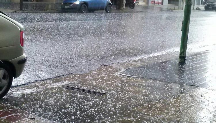 cae-granizo-en-atizapan-alertan-por-lluvias-en-valle-de-mexico