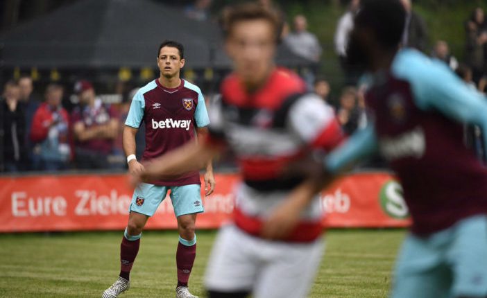 chicharito-se-parte-la-madre-west-ham