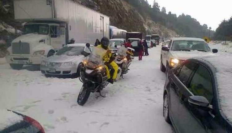 por-granizo-de-15-centimetros-mantienen-cierre-en-la-mexico-toluca